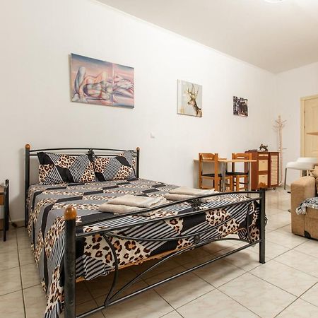 Central Cozy Apartment สปาร์ติ ภายนอก รูปภาพ